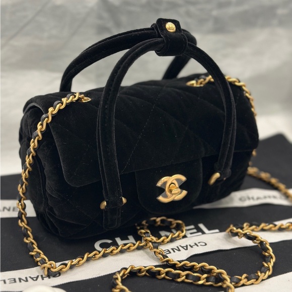 Chanel Black Velvet Quilted Crossbody Bag - Picture 4 of 6